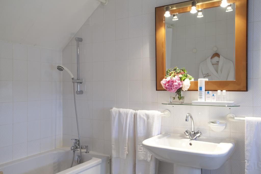 Logis Hotel Saint-Roch Pleumartin Ruang foto