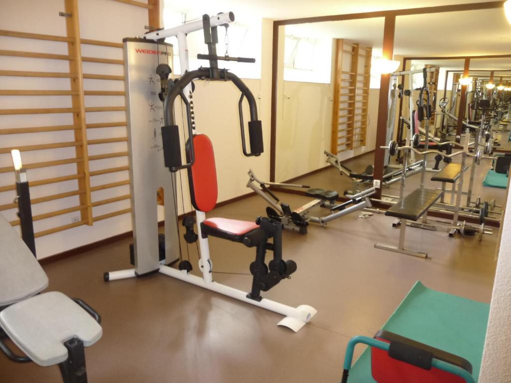 Logis Hotel Saint-Roch Pleumartin Bagian luar foto