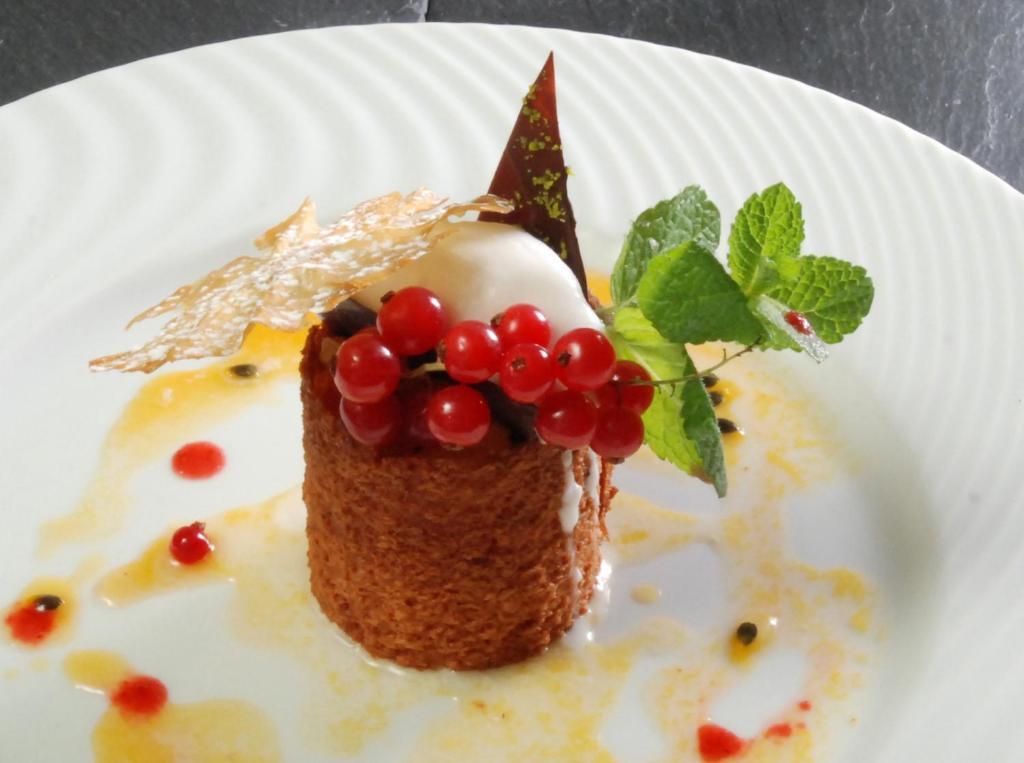 Logis Hotel Saint-Roch Pleumartin Bagian luar foto