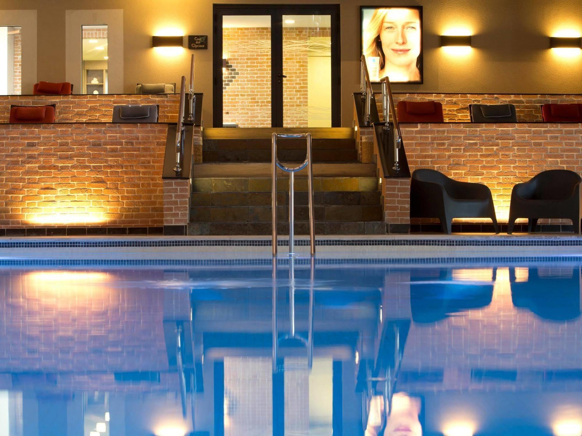 Logis Hotel Saint-Roch Pleumartin Bagian luar foto